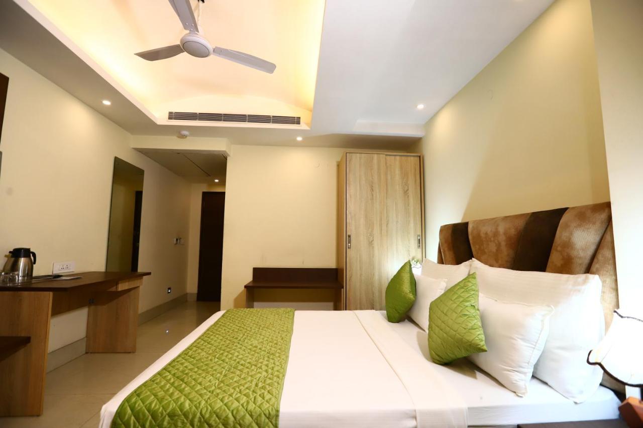 The Picasso Residency - Naraina New Delhi Hotel Exterior photo