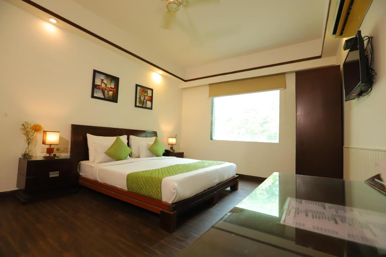 The Picasso Residency - Naraina New Delhi Hotel Exterior photo