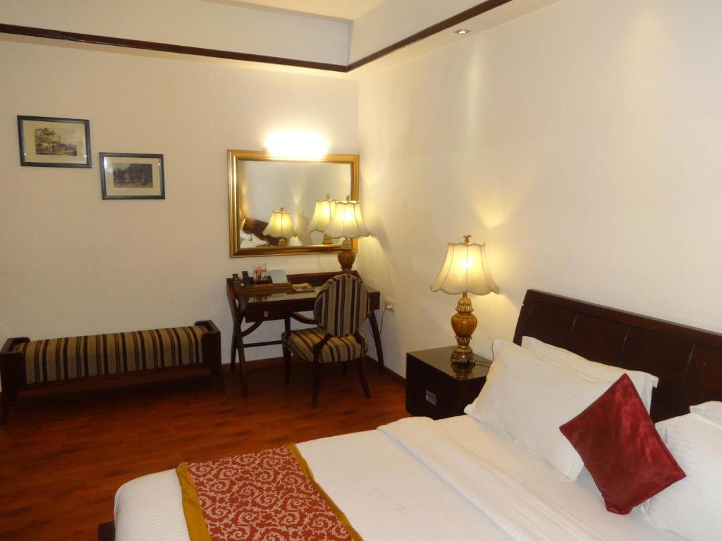 The Picasso Residency - Naraina New Delhi Hotel Exterior photo