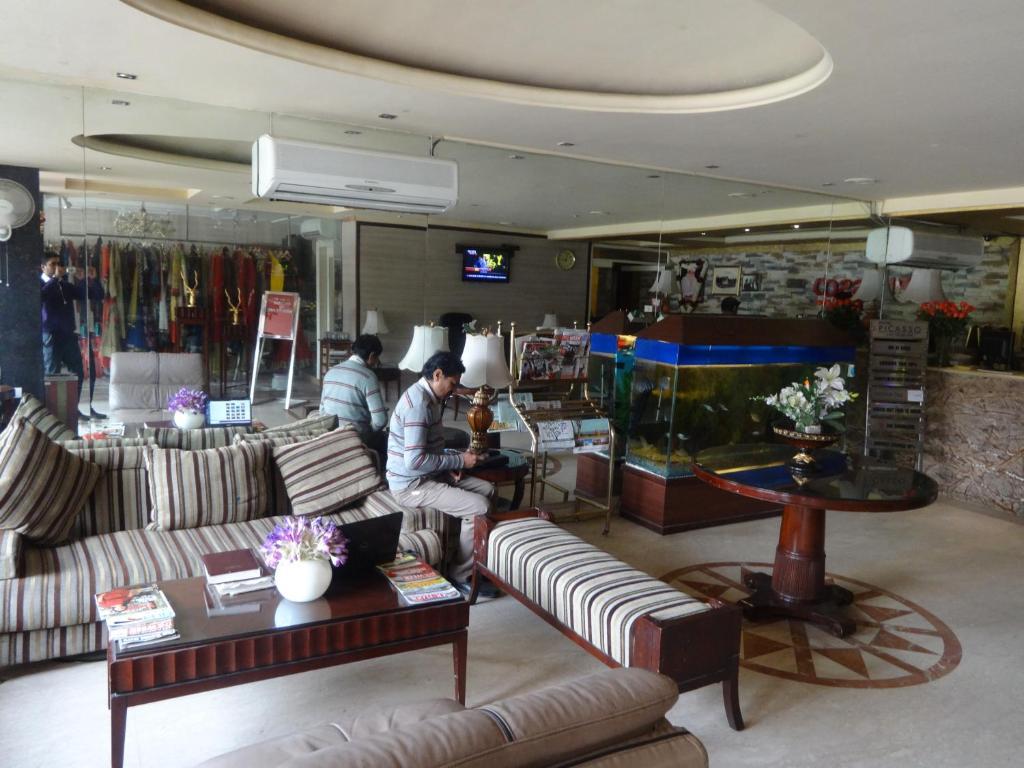 The Picasso Residency - Naraina New Delhi Hotel Exterior photo